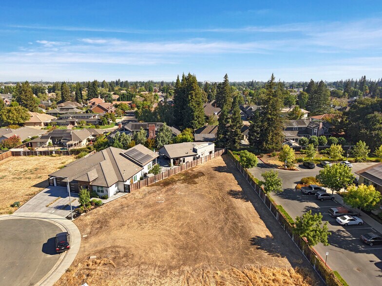 2339 Interlaken Ct, Lodi, CA à vendre - Photo du bâtiment - Image 3 de 20