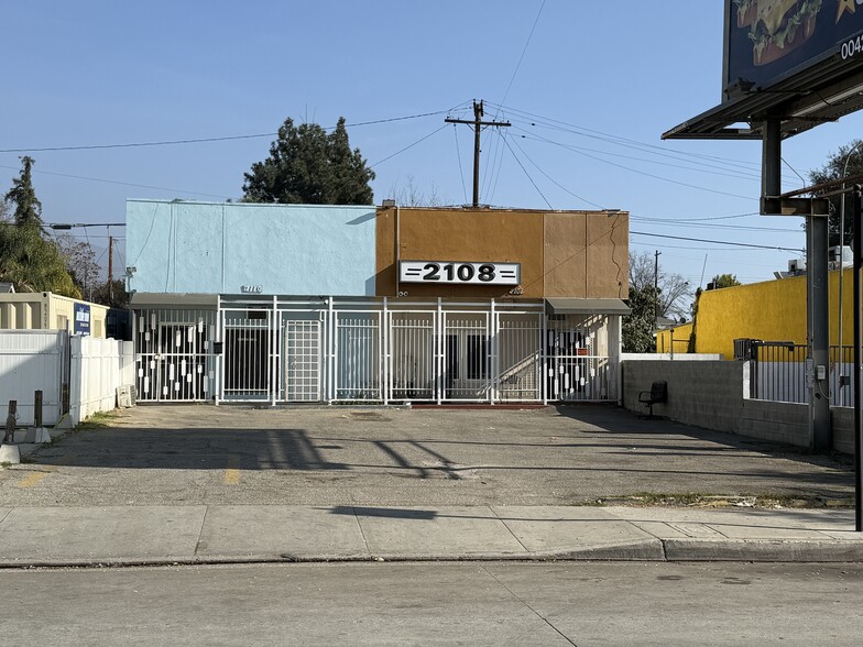 2108-2110 Fair Oaks Ave, Altadena, CA for lease - Building Photo - Image 1 of 2