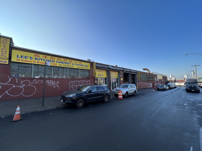 60 Anthony St, Brooklyn, NY à louer - Photo principale - Image 1 de 7