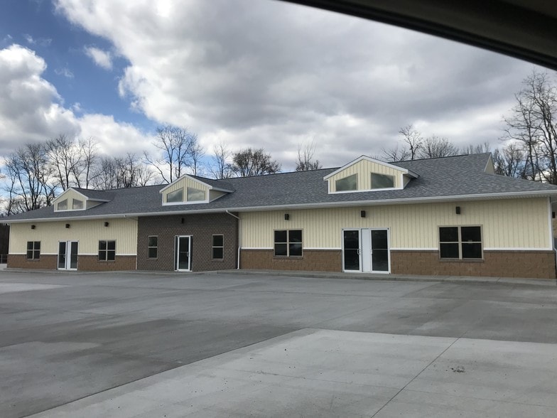 390 American Way, Weirton, WV for lease - Building Photo - Image 1 of 10
