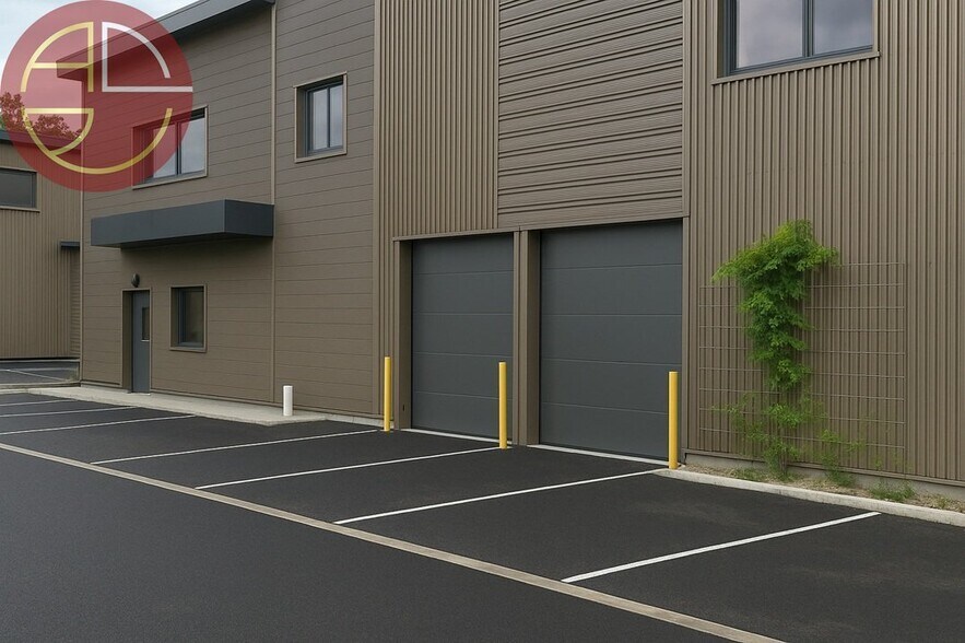 Industrial in Launaguet for lease - Building Photo - Image 1 of 8