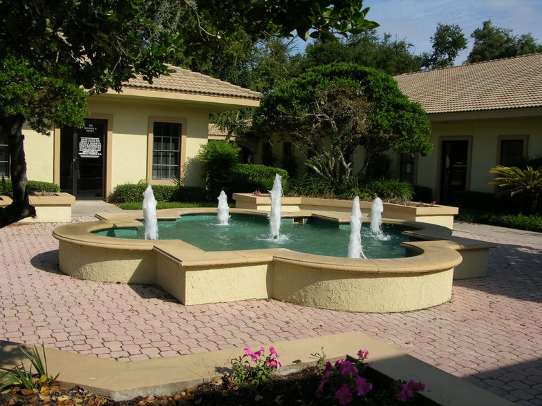 102 Park Pl, Kissimmee, FL à louer - Photo principale - Image 1 de 1