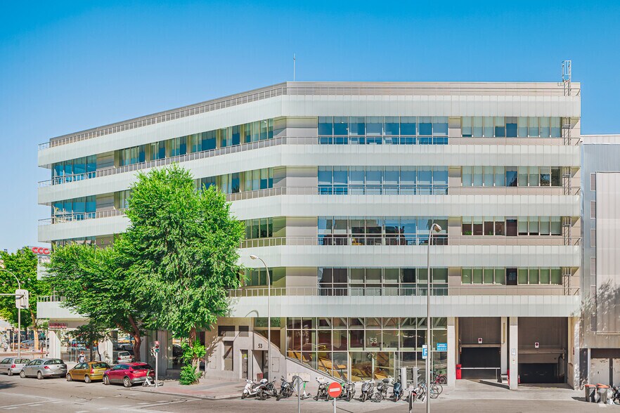 Calle Julián Camarillo, 53, Madrid, Madrid à louer - Photo du bâtiment - Image 3 de 21