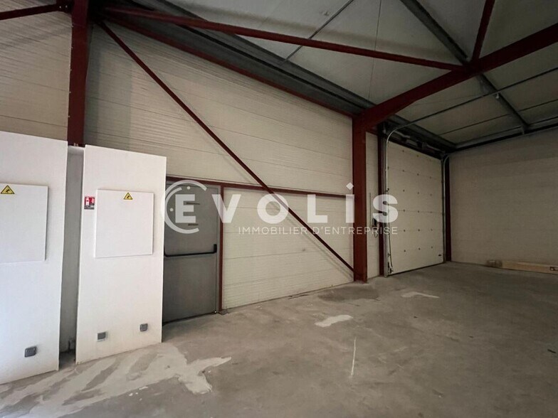 Industrial in Eysines for lease - Interior Photo - Image 3 of 7