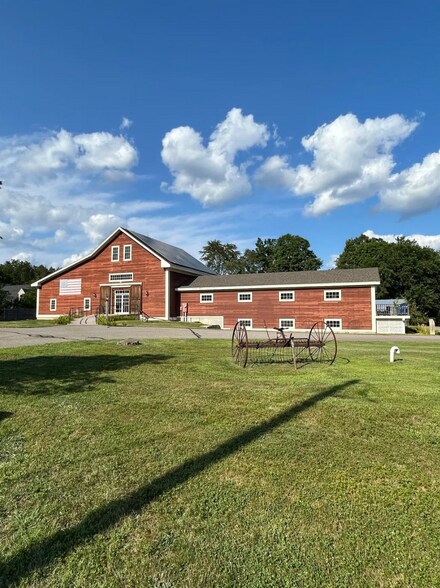 244 Amesbury Rd, Kensington, NH à louer - Photo du bâtiment - Image 2 de 12