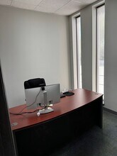 21430 W Greenfield Ave, New Berlin, WI for lease Interior Photo- Image 1 of 6