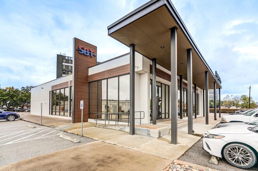 8585 S Gessner Dr, Houston, TX for lease - Building Photo - Image 1 of 49