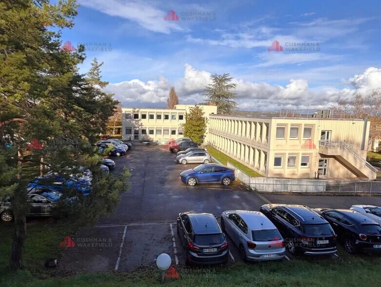 Bureau dans Saint-Apollinaire à vendre - Photo du bâtiment - Image 3 de 10