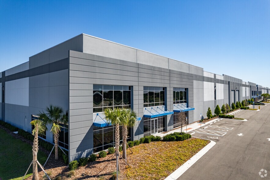 2440 Peterson Rd, Apopka, FL à louer - Photo du bâtiment - Image 2 de 5