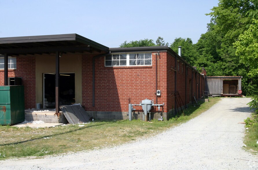1104 W Ward Ave, High Point, NC à vendre - Photo du bâtiment - Image 3 de 4