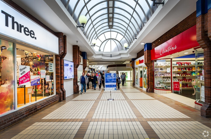 Market St, Crewe for lease - Interior Photo - Image 3 of 5