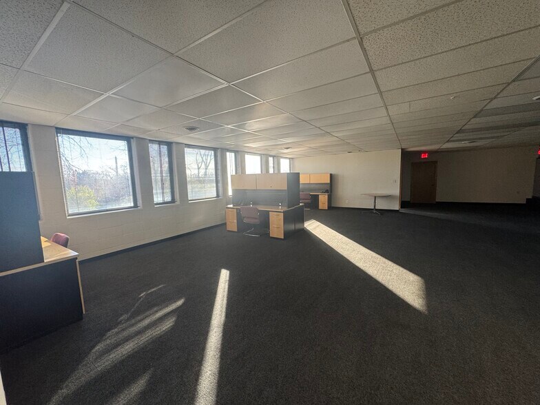 7056 Corporate Way, Dayton, OH for lease - Interior Photo - Image 3 of 22