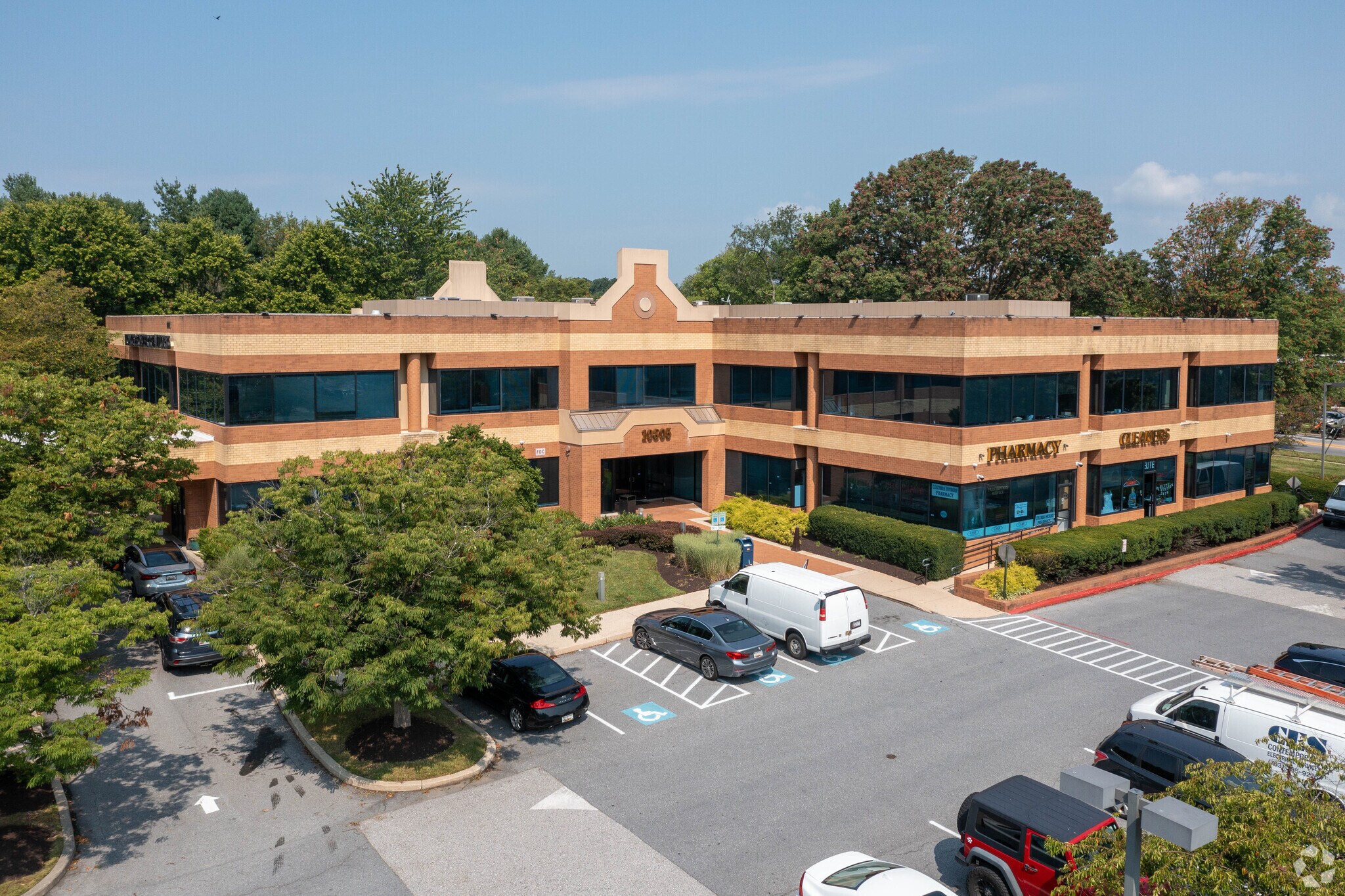 10805 Hickory Ridge Rd, Columbia, MD à louer Photo du bâtiment- Image 1 de 5