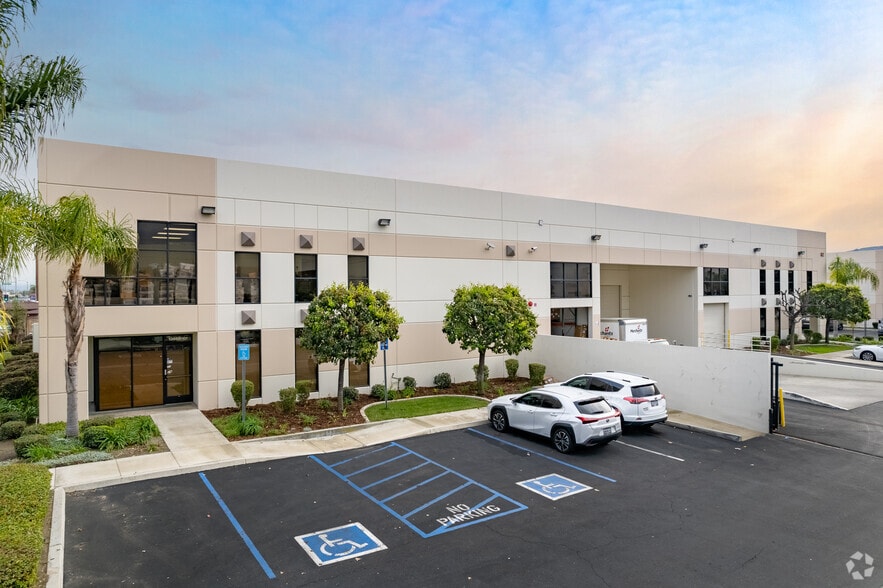 13668 Valley Blvd, City of Industry, CA for lease - Primary Photo - Image 1 of 6