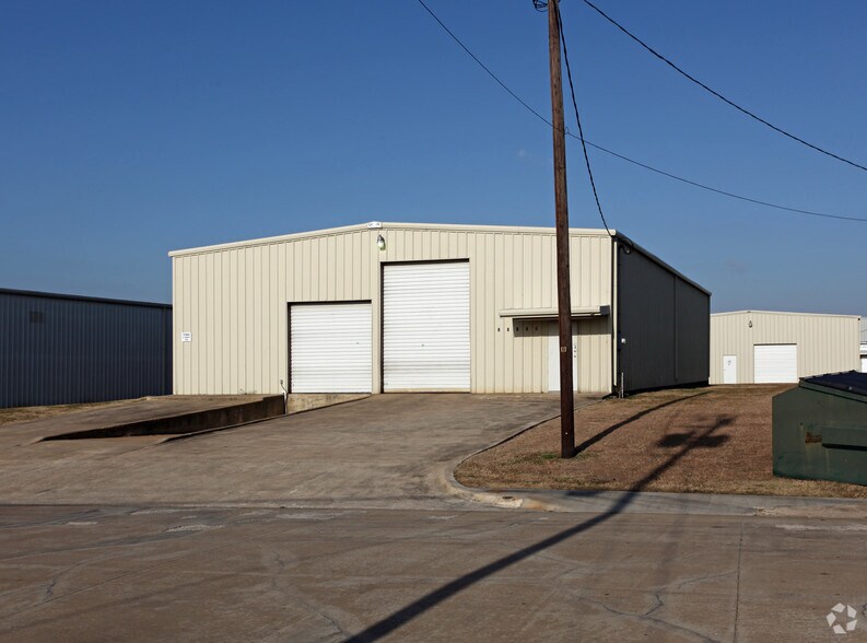 11965 S Profit Row, Forney, TX à louer - Photo du bâtiment - Image 3 de 3