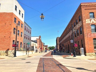 More details for 900 Jackson St, Dubuque, IA - Office/Retail for Lease