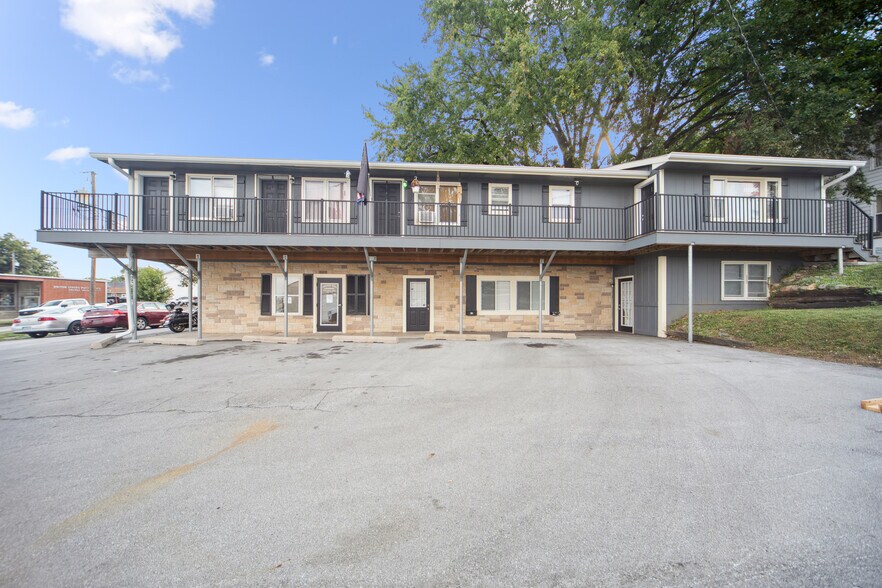 14 N Elm St, Colfax, IA à vendre - Photo du bâtiment - Image 3 de 15