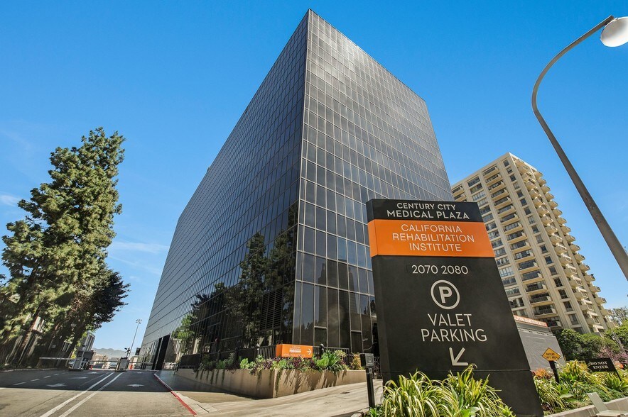 2080 Century Park E, Los Angeles, CA à louer - Photo du bâtiment - Image 2 de 13