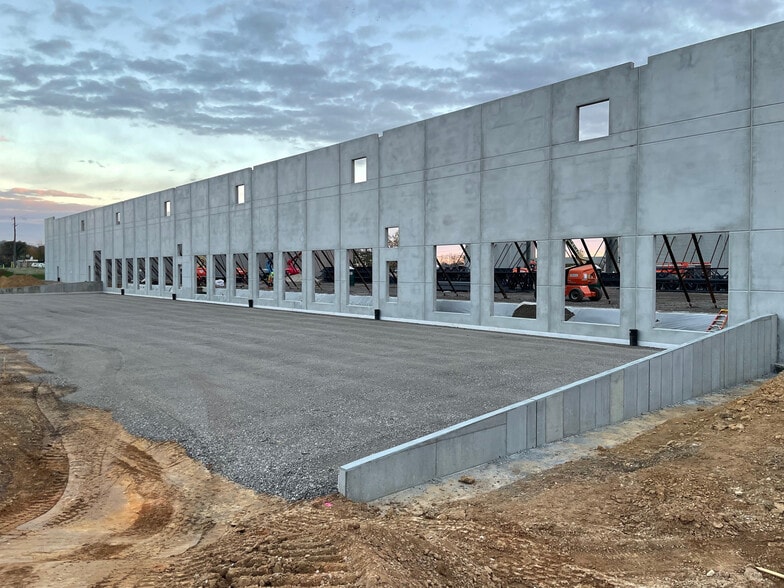 555 Flint Hill Rd, King Of Prussia, PA for lease - Construction Photo - Image 2 of 6