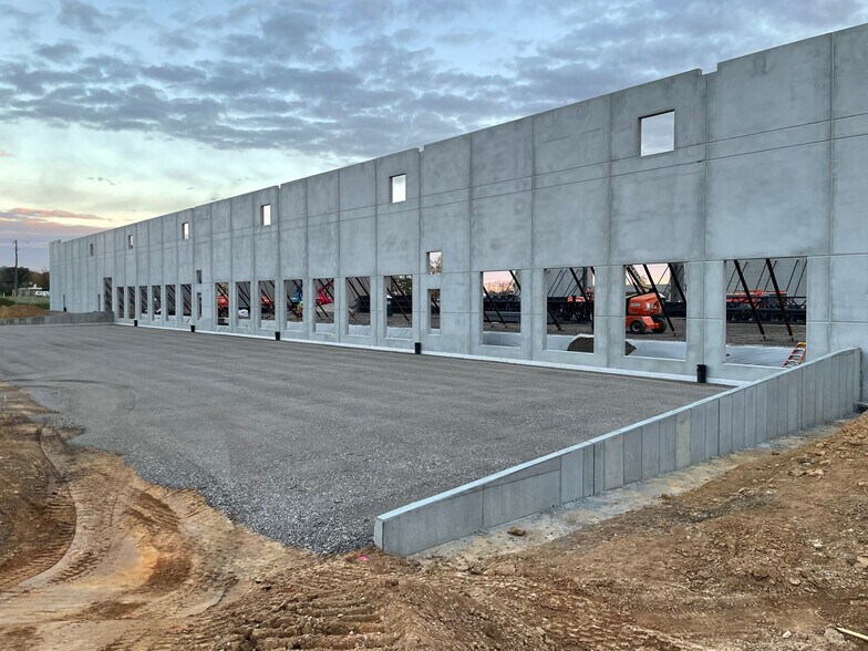 555 Flint Hill Rd, King Of Prussia, PA à louer - Photo de construction - Image 2 de 6