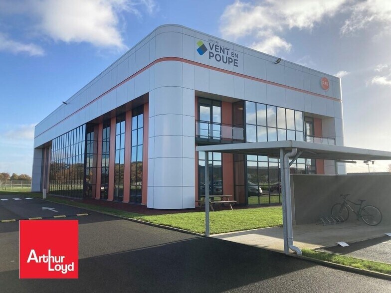 Office in Chartres for lease - Building Photo - Image 1 of 8