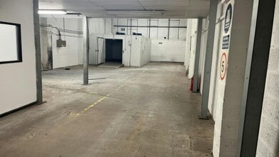 15-29 Hurlbutt Rd, Warwick for lease Building Photo- Image 1 of 3