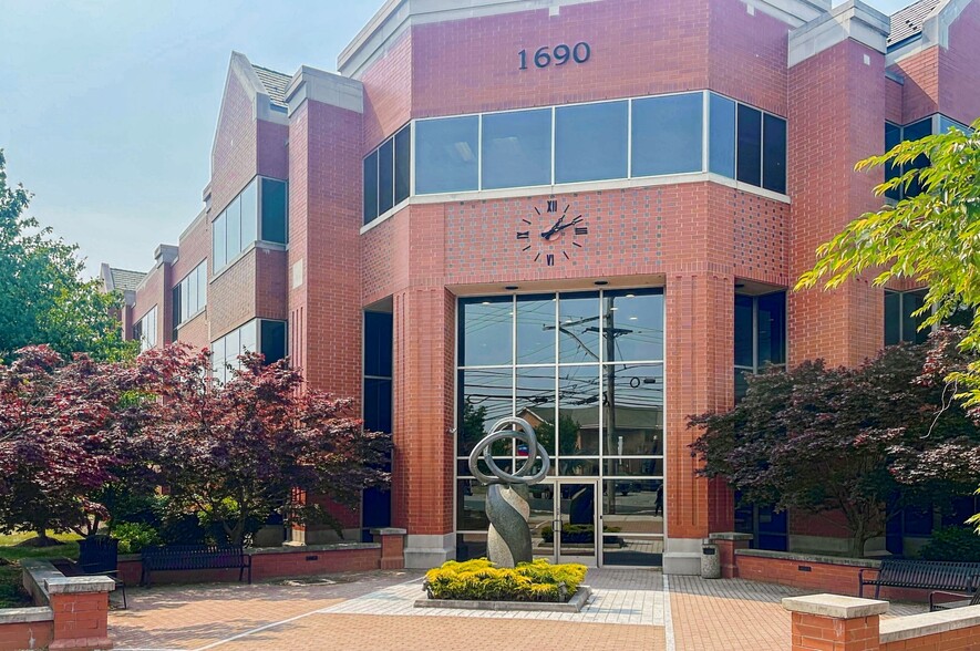 1690 Sumneytown Pike, Lansdale, PA à louer - Photo du bâtiment - Image 3 de 18