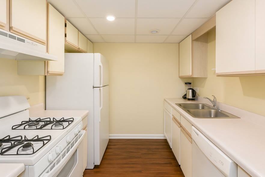 1712 Sable Ln, Mount Prospect, IL for sale - Building Photo - Image 2 of 4