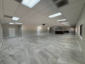 6350 Bayshore Rd, North Fort Myers, FL for sale Interior Photo- Image 1 of 24