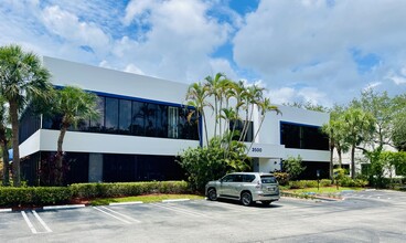 3500 Gateway Dr, Pompano Beach, FL for lease Interior Photo- Image 1 of 8