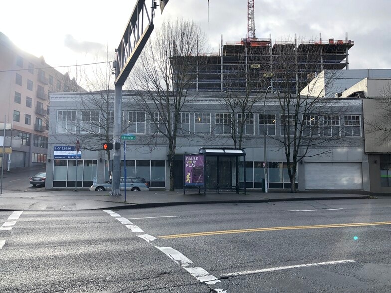 1512 W Burnside St, Portland, OR for lease - Building Photo - Image 2 of 14