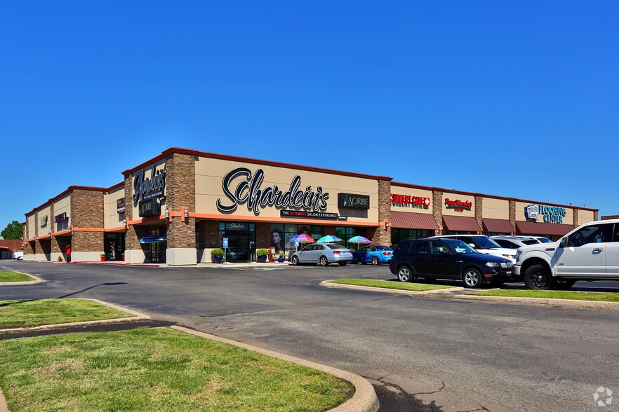 9501 N May Ave, Oklahoma City, OK for lease - Primary Photo - Image 2 of 6