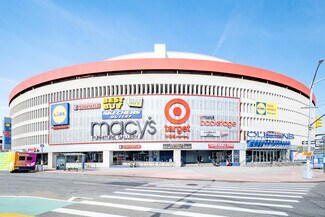 Plus de détails pour 88-01 Queens Blvd, Elmhurst, NY - Commerce de détail à louer