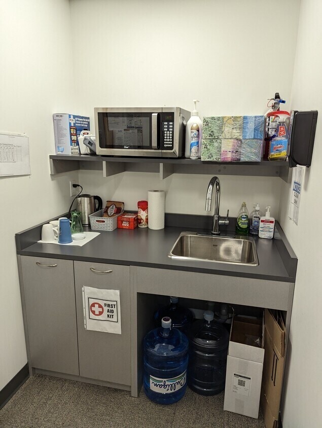 7327 137th St, Surrey, BC à louer Photo intérieure- Image 1 de 4