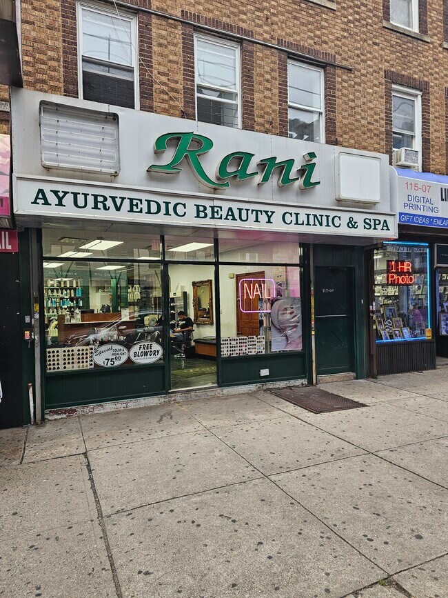 Plus de détails pour 11505 Liberty Ave, South Richmond Hill, NY - Commerce de détail à louer