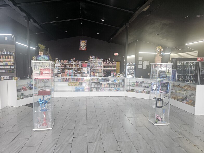 5940 Merrill Rd, Jacksonville, FL à vendre - Photo du bâtiment - Image 3 de 8