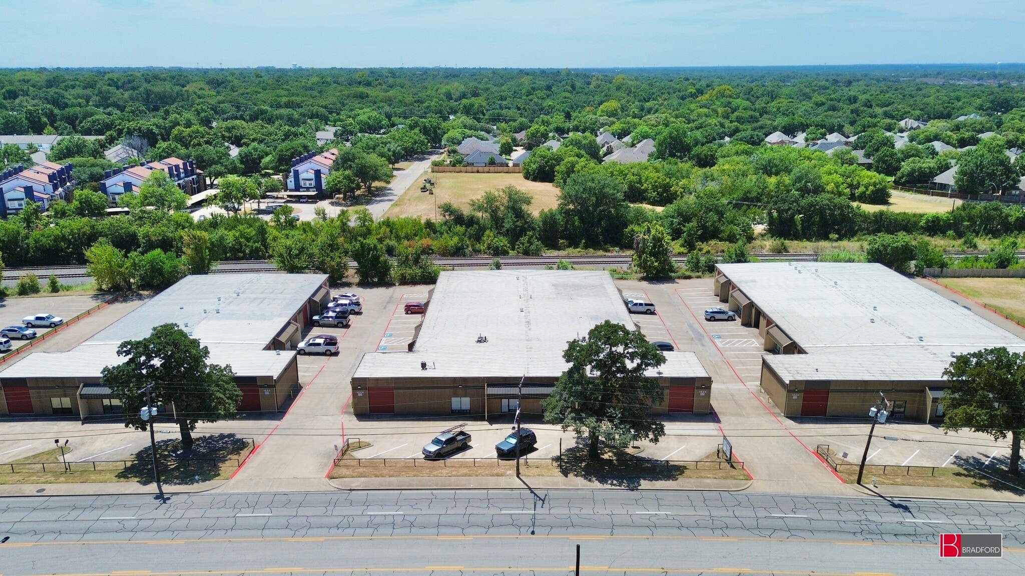 1846 W Division St, Arlington, TX for lease Building Photo- Image 1 of 9