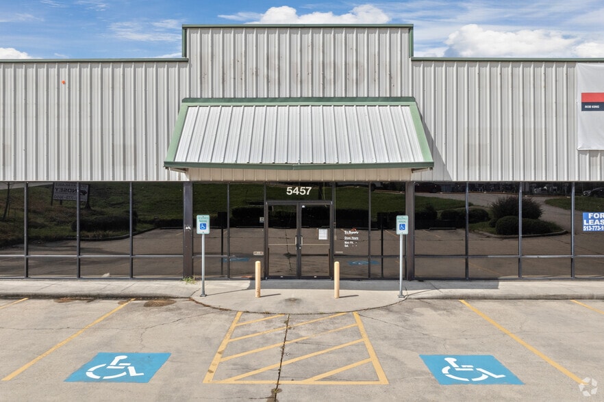 5457 W Davis St, Conroe, TX for lease - Building Photo - Image 3 of 29