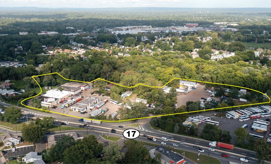 S-120 Route 17, Paramus, NJ, USA, Paramus, NJ à louer - Photo du bâtiment - Image 1 de 7