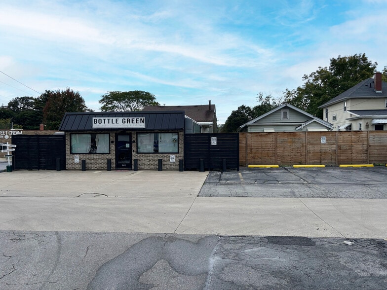 2324 Crescent Ave, Fort Wayne, IN à louer - Photo du bâtiment - Image 2 de 7