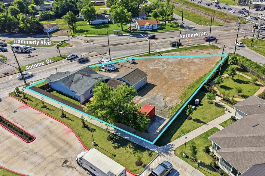 2106 Antoine Dr, Houston, TX à vendre - Photo du bâtiment - Image 3 de 15