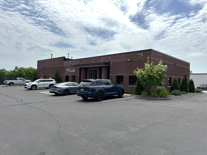 75 Elliott St E, Hartford, CT for sale - Building Photo - Image 2 of 12
