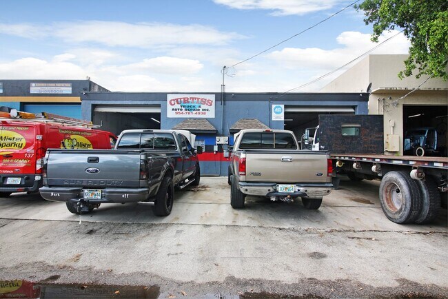 Plus de détails pour 313 SW 13th Ave, Pompano Beach, FL - Industriel à louer