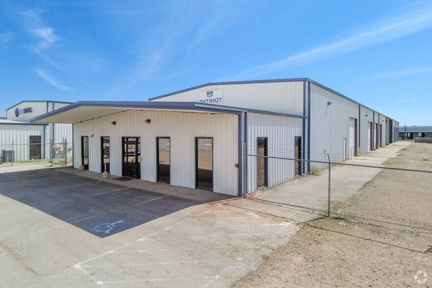 7615 W Industrial Ave, Midland, TX à vendre - Photo du bâtiment - Image 1 de 1