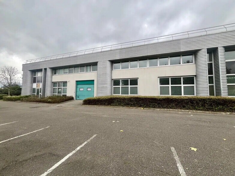Industriel dans Tremblay-en-France à louer - Photo du bâtiment - Image 1 de 31