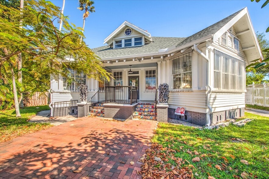 1793 Fowler St, Fort Myers, FL for lease - Primary Photo - Image 1 of 3