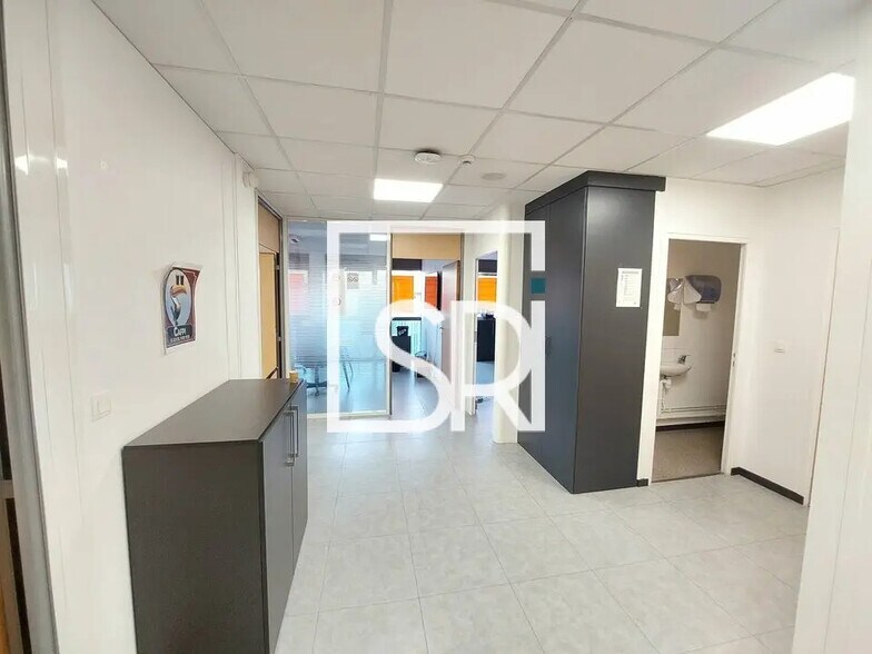 Bureau dans Aubière à louer - Photo du bâtiment - Image 3 de 20