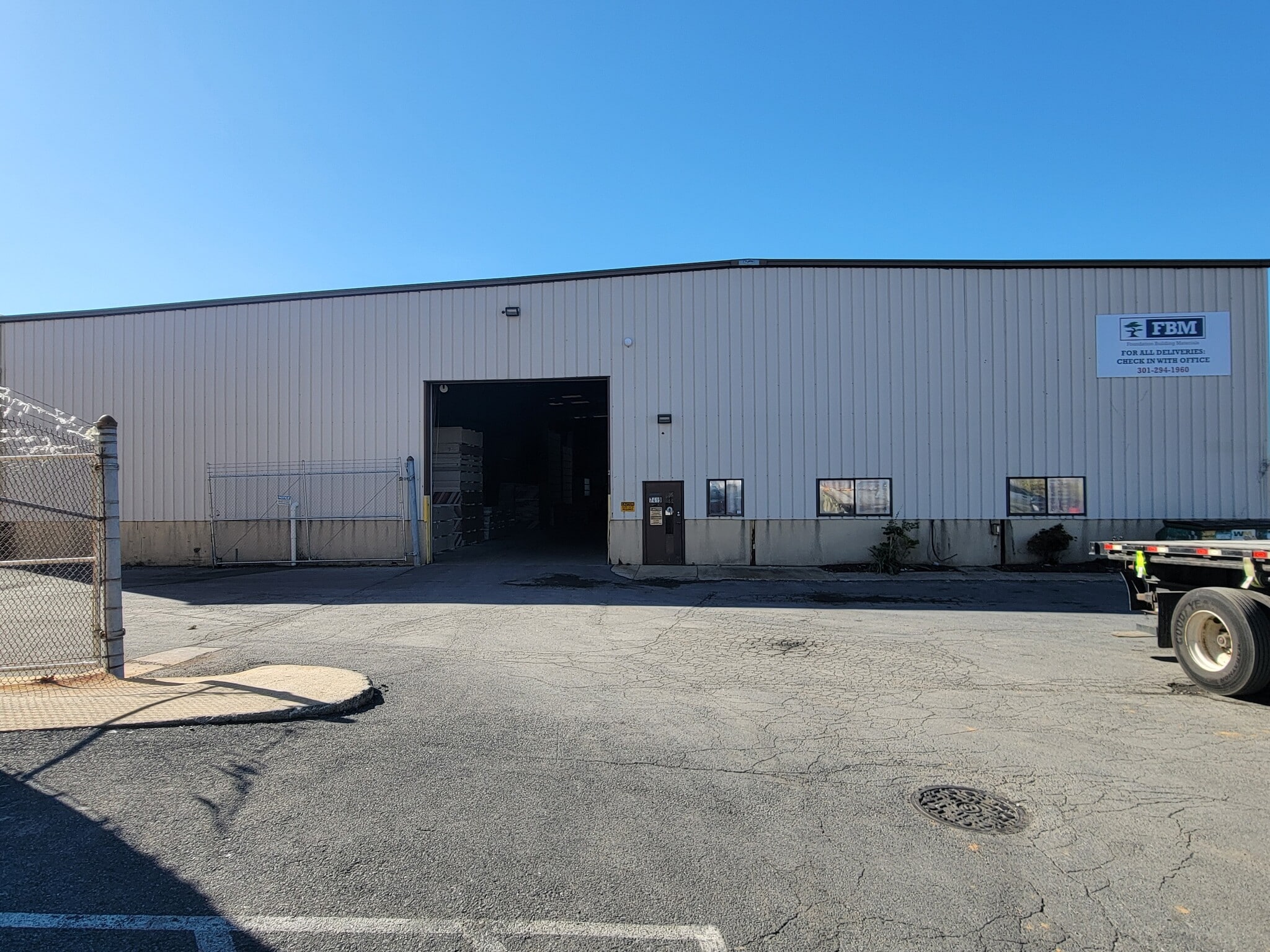 7421-7431 Lindbergh Dr, Gaithersburg, MD for lease Building Photo- Image 1 of 9