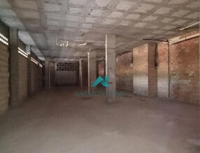 Commerce de détail dans Camas, Sevilla à louer Photo intérieure- Image 2 de 3