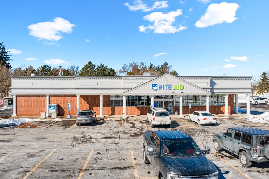 9160 Main St, Clarence, NY à louer - Photo du bâtiment - Image 2 de 11